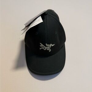 Arc’teryx Hat Dark Green